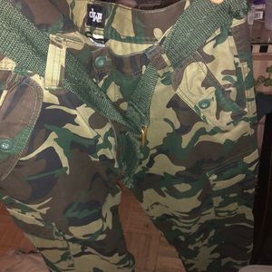 Army style cargo pants